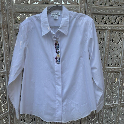 Yves St.Clair Womans White Button Up Blouse Size 18 Embroidered Floral Accents